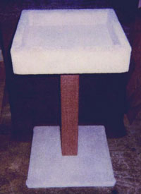 G post with square bed